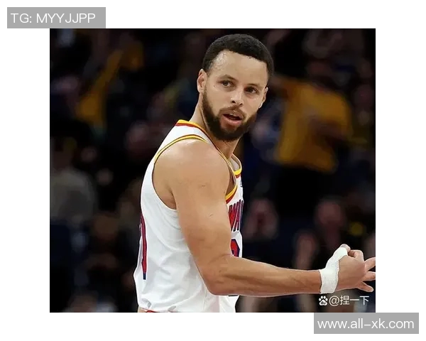 两年前的今天库里三分球里程碑达成3500个传奇依旧延续 两年前的今天库里三分球里程碑达成3500个传奇依旧延续